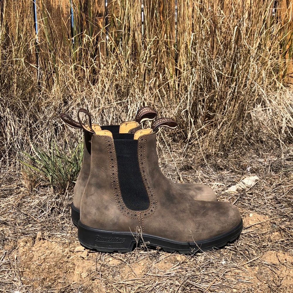 Blundstone Women’s Original High Top Boots - Rustic Brown. Size 8 US / 5 UK.